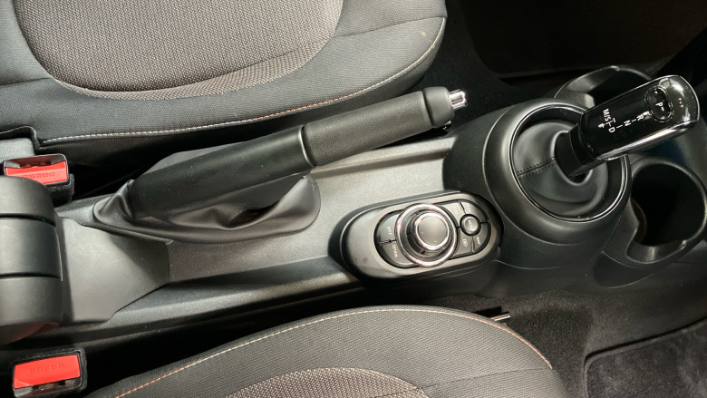 MINI Hatchback 1.5 Cooper Classic 3dr Auto Petrol Hatchback